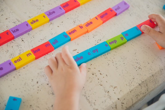 Phonics Dominoes Long Vowels EI-2941