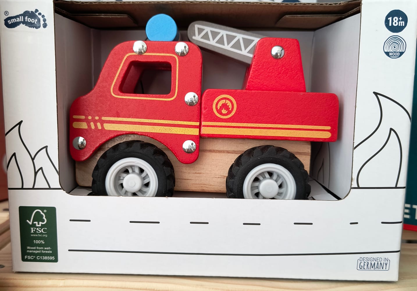 Ξύλινο πυροσβεστικό όχημα