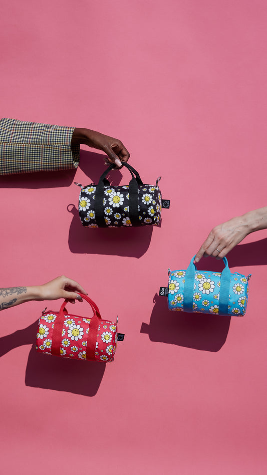 Τσάντα ώμου Loqi Smiley Flowers Aquarius small weekender