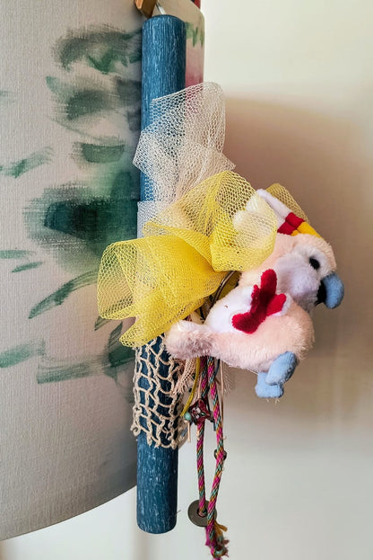 Λαμπάδα αρωματική με μπρελόκ κουκλάκι παπαγάλο