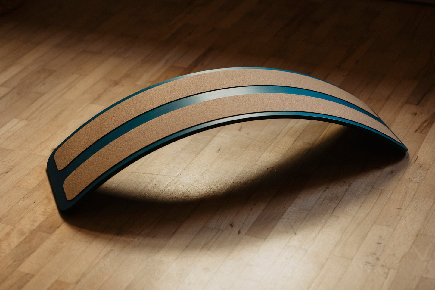 Εύκαμπτη ξύλινη σανίδα ισορροπίας das.Brett με αντιολισθητικά, χρώμα μαύρο